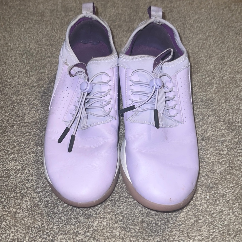Nursing shoes